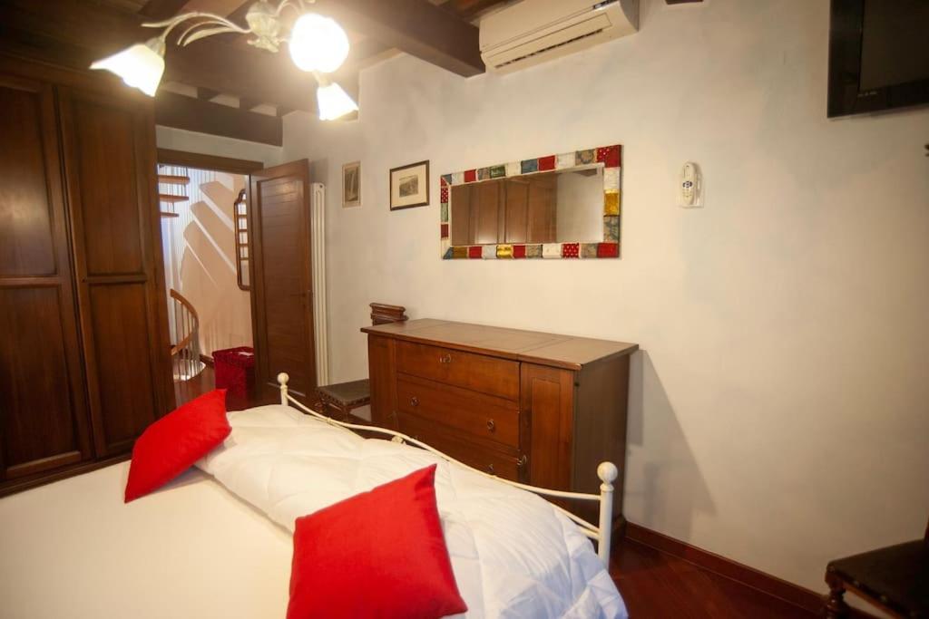 Casa Dell'Oliveto "Parcheggio Gratuito" Apartment นาร์นี ภายนอก รูปภาพ