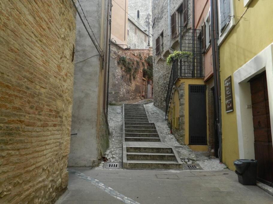 Casa Dell'Oliveto "Parcheggio Gratuito" Apartment นาร์นี ภายนอก รูปภาพ