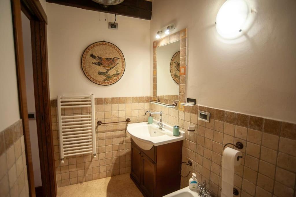 Casa Dell'Oliveto "Parcheggio Gratuito" Apartment นาร์นี ภายนอก รูปภาพ