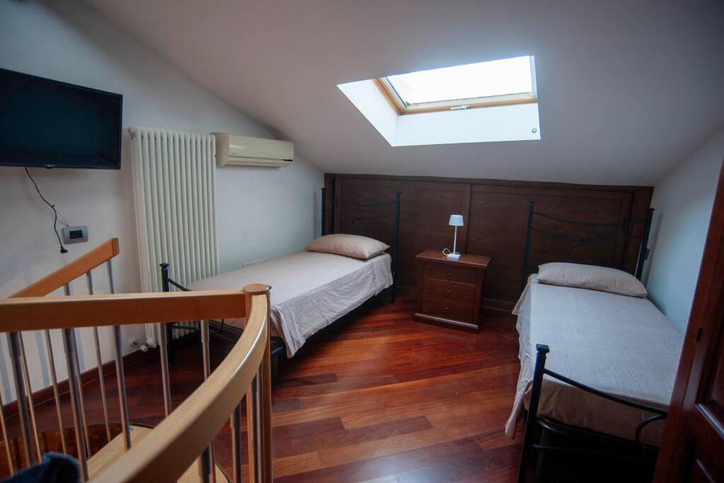 Casa Dell'Oliveto "Parcheggio Gratuito" Apartment นาร์นี ภายนอก รูปภาพ