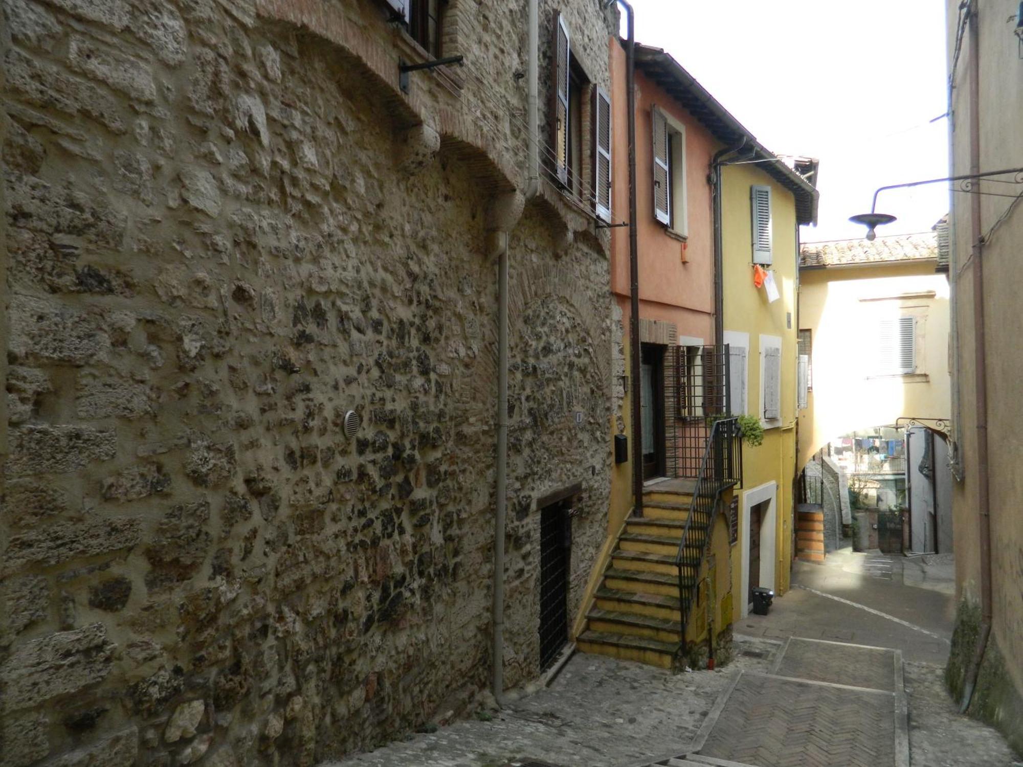 Casa Dell'Oliveto "Parcheggio Gratuito" Apartment นาร์นี ภายนอก รูปภาพ