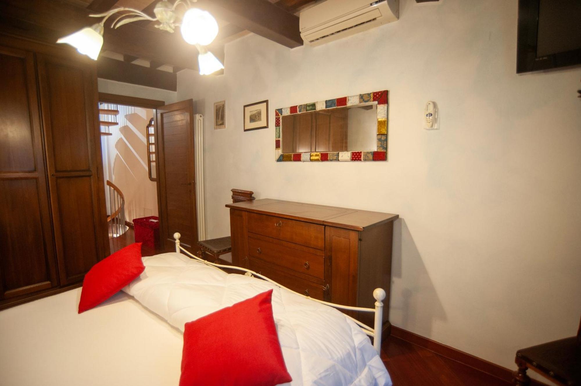 Casa Dell'Oliveto "Parcheggio Gratuito" Apartment นาร์นี ภายนอก รูปภาพ