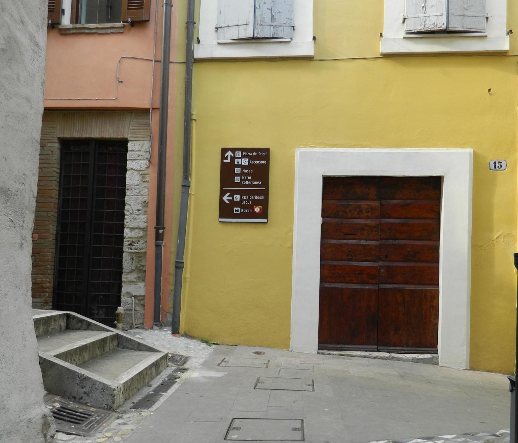 Casa Dell'Oliveto "Parcheggio Gratuito" Apartment นาร์นี ภายนอก รูปภาพ