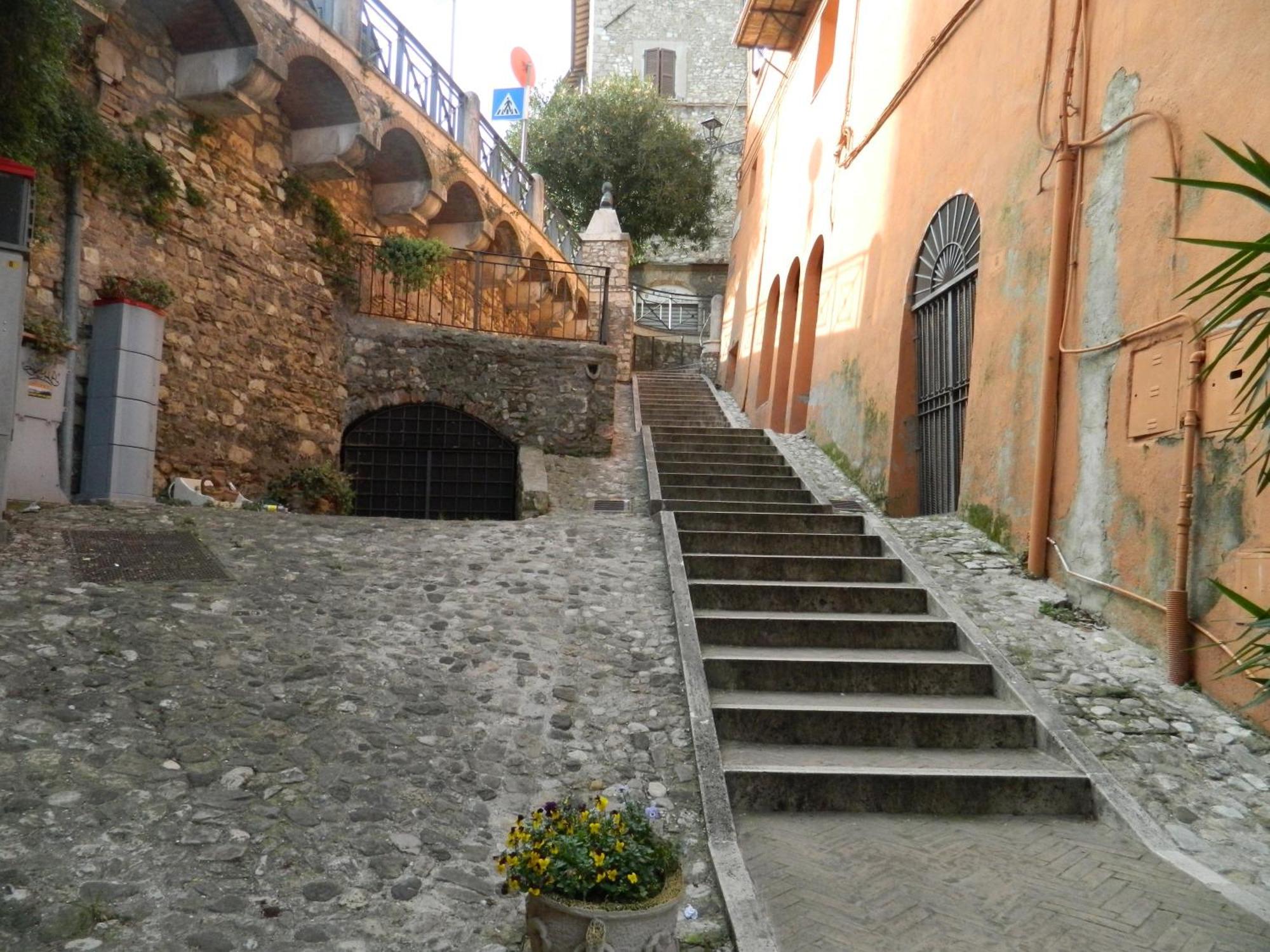 Casa Dell'Oliveto "Parcheggio Gratuito" Apartment นาร์นี ภายนอก รูปภาพ